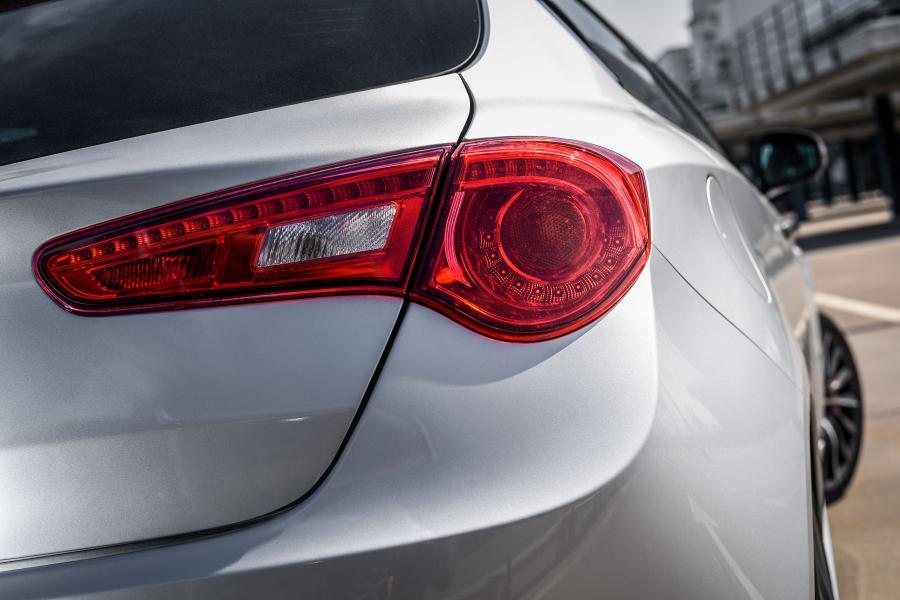 Детали экстерьера Alfa Romeo Giulietta QV Line (940) 2014 года  (WW) (фото 9 из 27)
